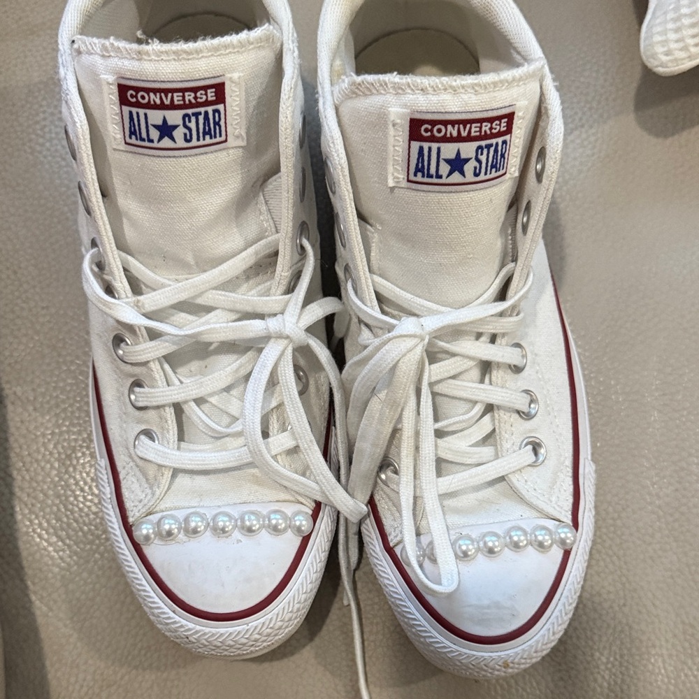 Converse Women’s White Ankle Top with Pearl Accents - Picture 7 of 9